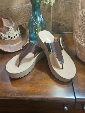 Soda Brown Platform Thong Sandals with Gold Accent
